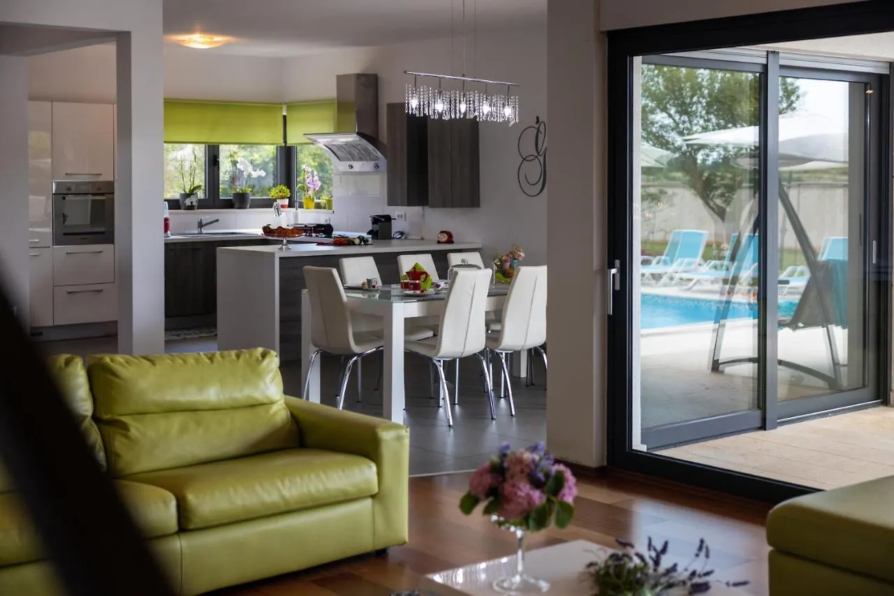 Beautiful Villa Eva With Private Pool Near The Beach Sisan