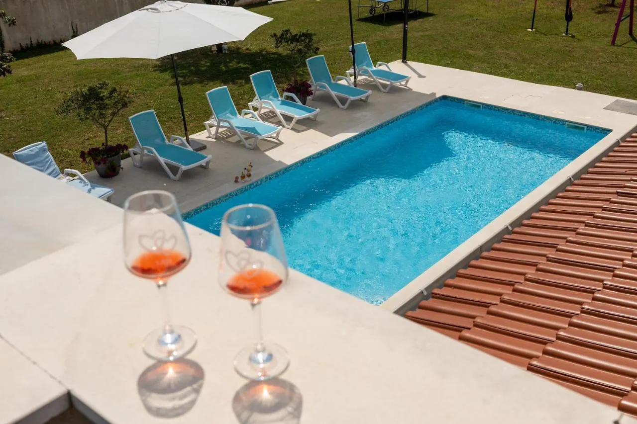 Beautiful Villa Eva With Private Pool Near The Beach Sisan