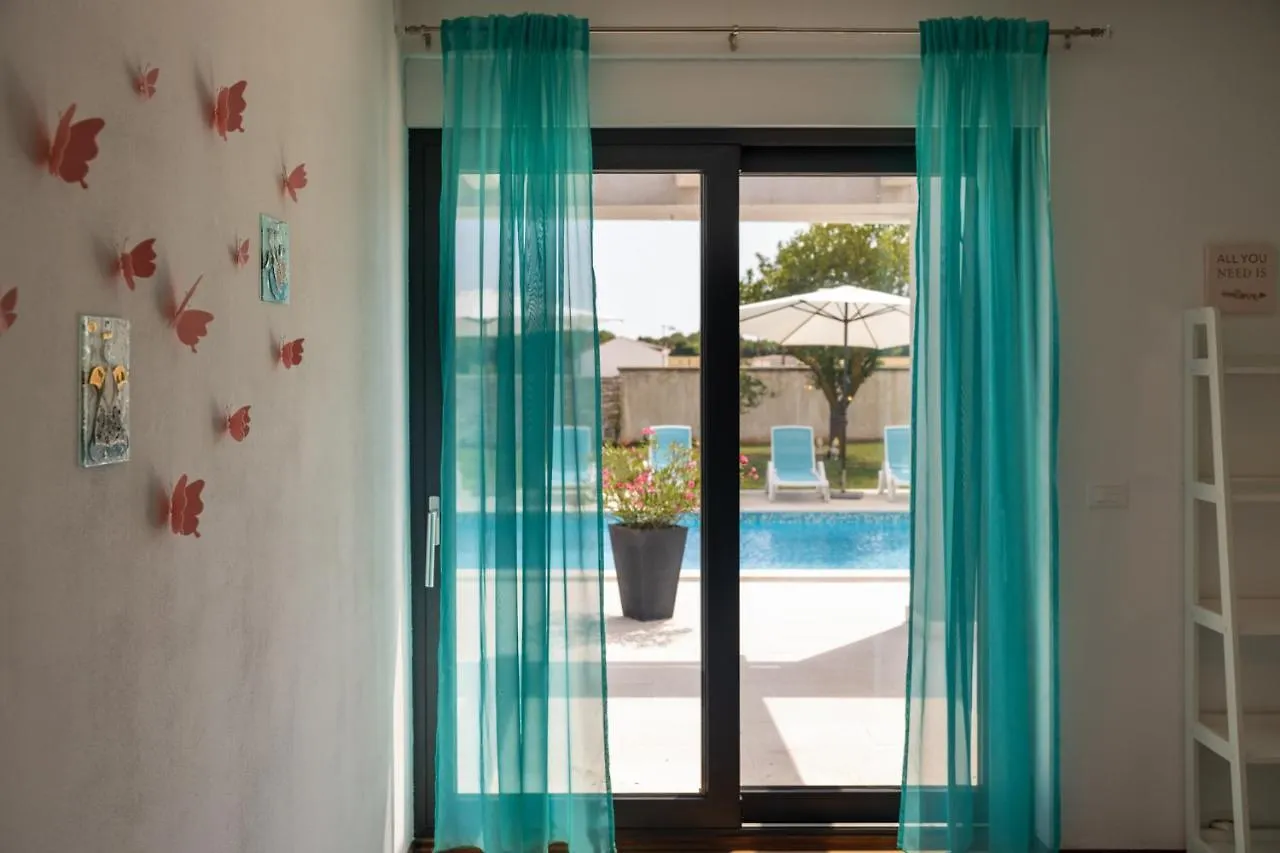 Beautiful Villa Eva With Private Pool Near The Beach Sisan