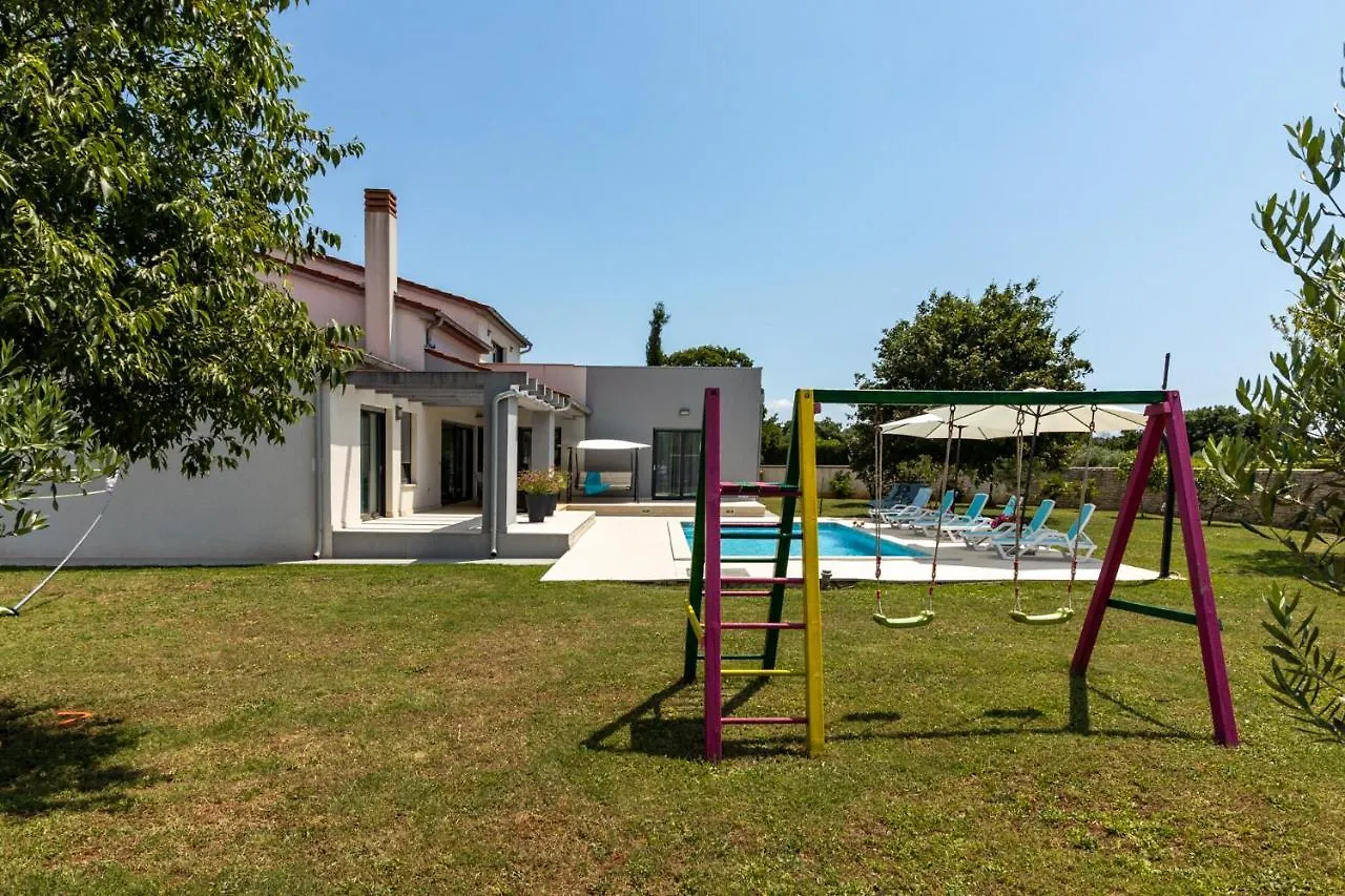 Beautiful Villa Eva With Private Pool Near The Beach Sisan