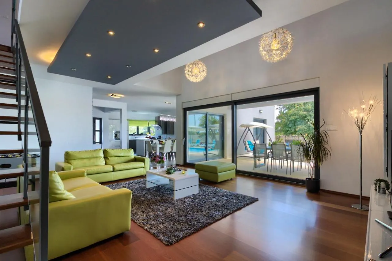 Beautiful Villa Eva With Private Pool Near The Beach Sisan 0*,