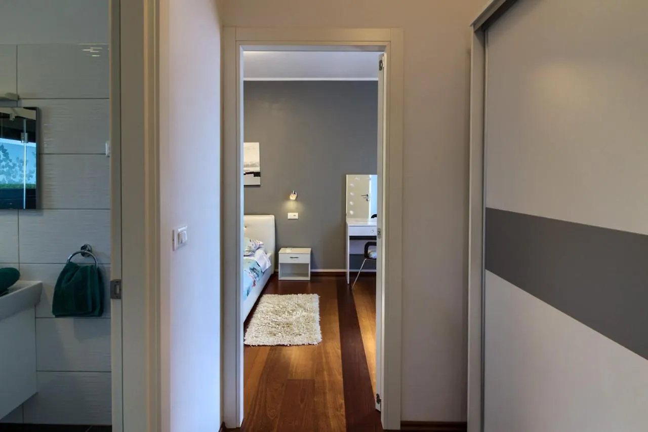 Beautiful Villa Eva With Private Pool Near The Beach Sisan