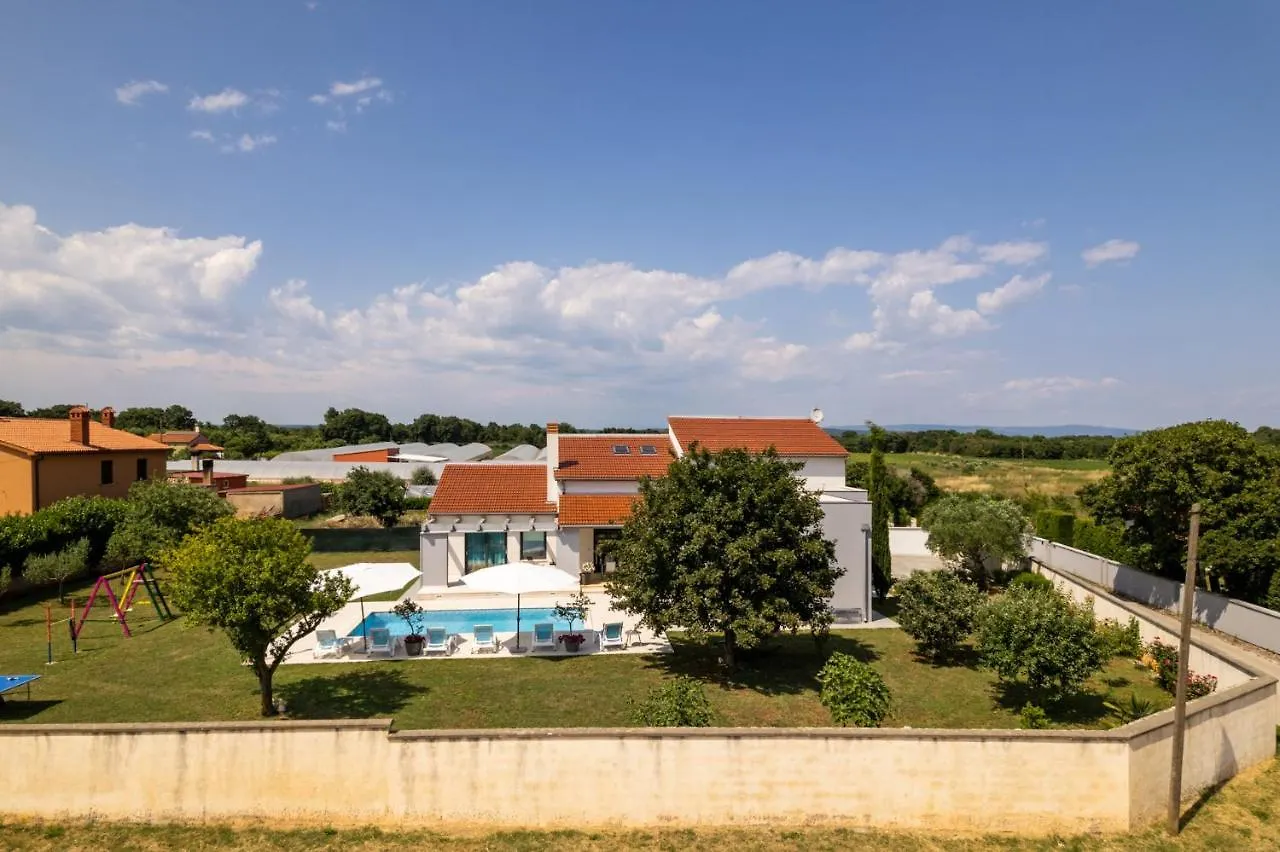 Beautiful Villa Eva With Private Pool Near The Beach Sisan