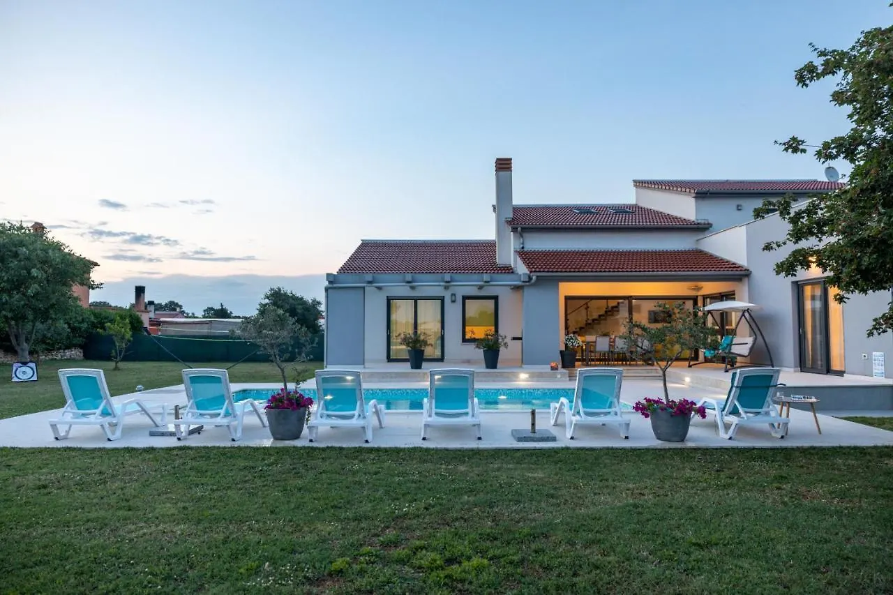 Beautiful Villa Eva With Private Pool Near The Beach location