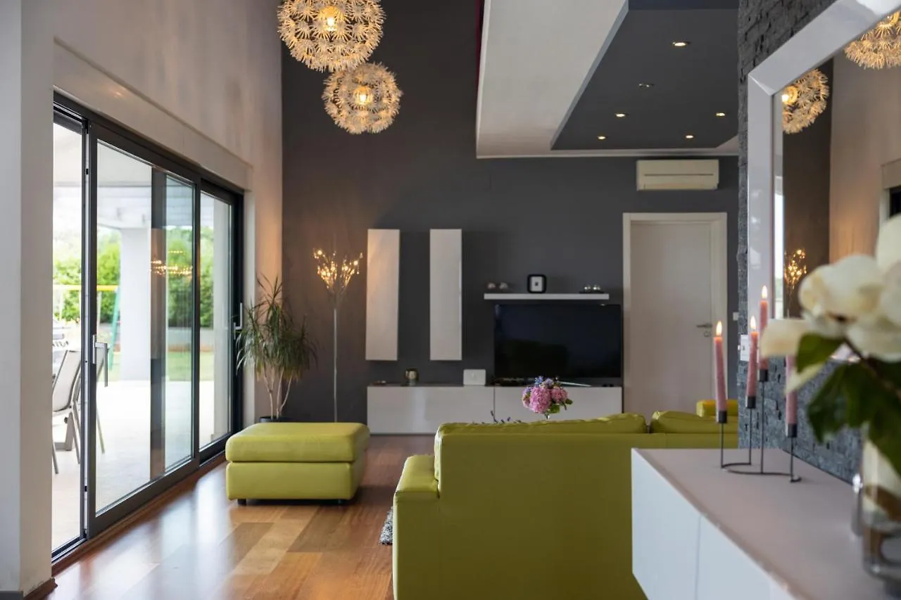 Beautiful Villa Eva With Private Pool Near The Beach Sisan